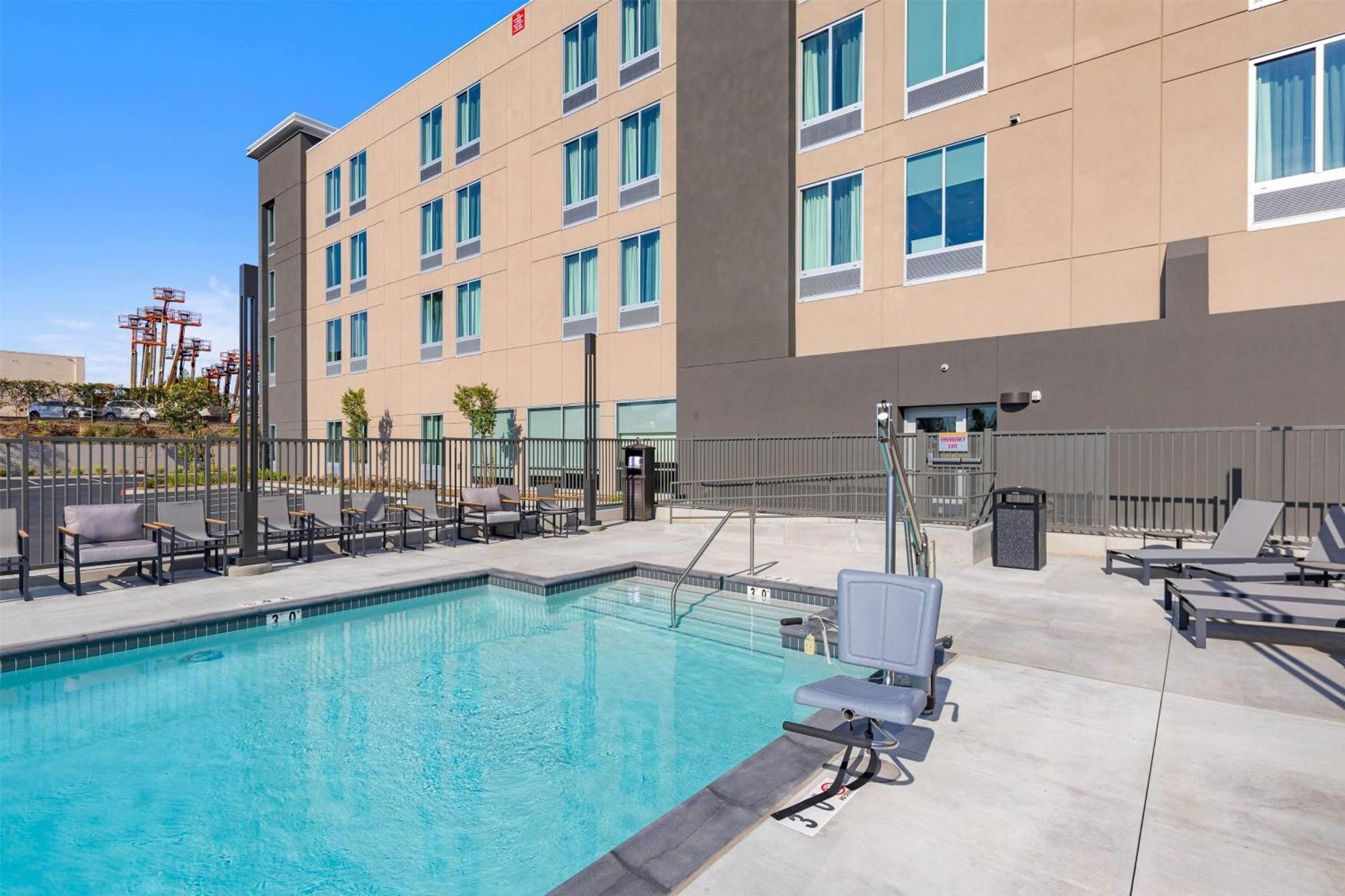 La Quinta Inn & Suites By Wyndham La Habra Exterior foto