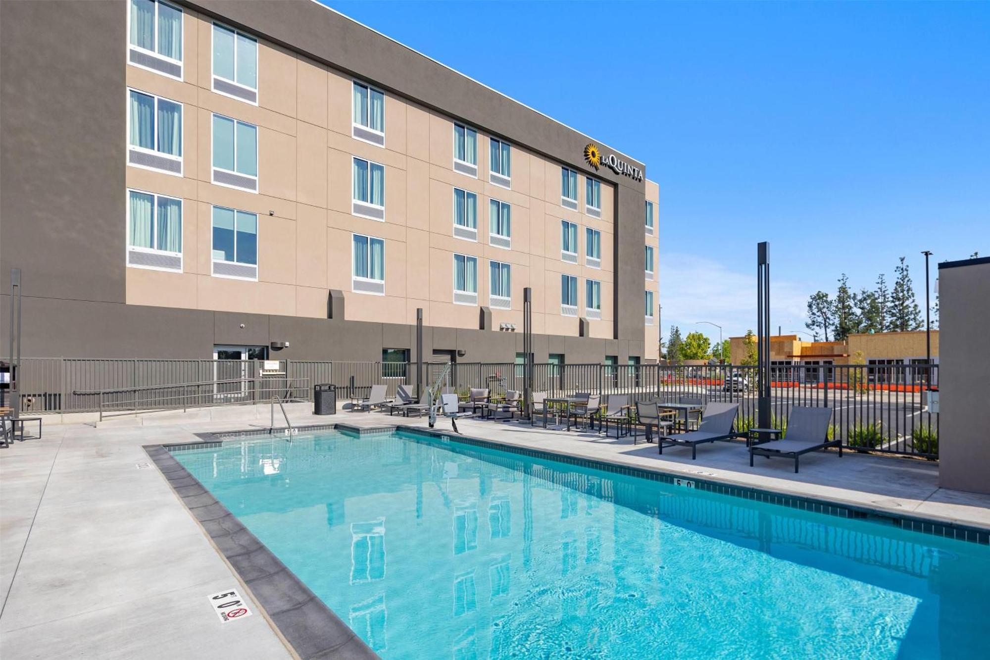 La Quinta Inn & Suites By Wyndham La Habra Exterior foto